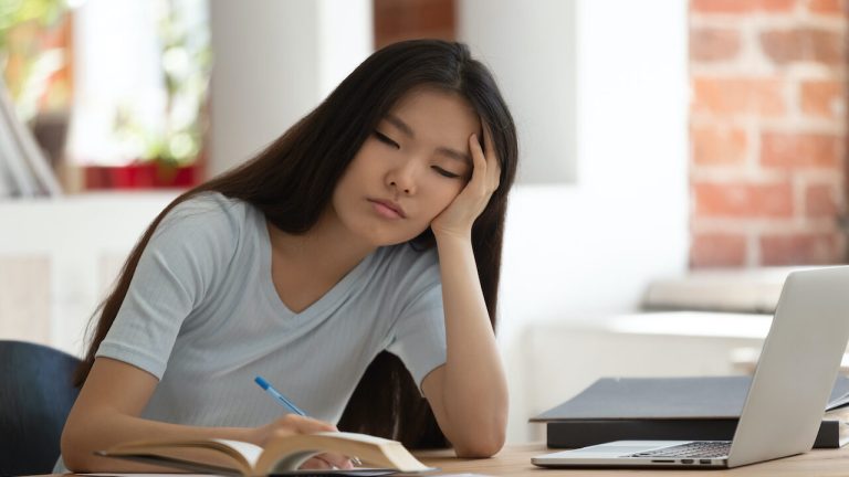 How to Combat Afternoon Energy Slumps Naturally